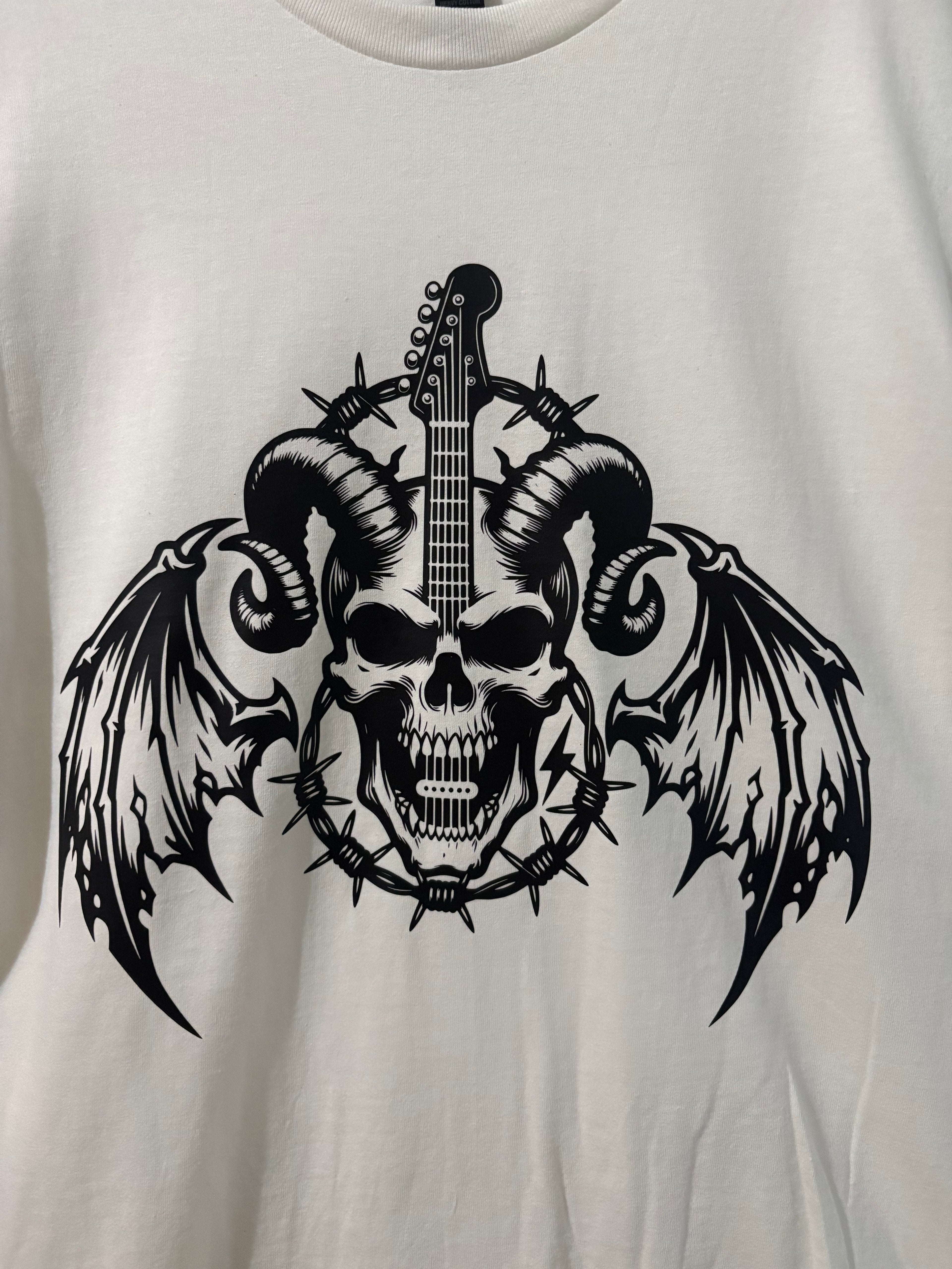 Skull guitar short sleeve tee